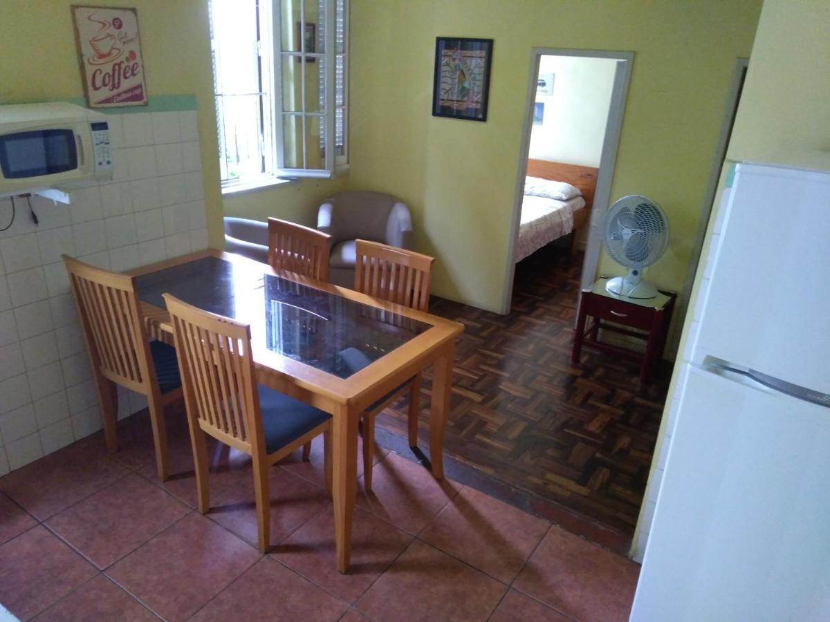 Hostel Do Lucca Порту-Алегри Экстерьер фото