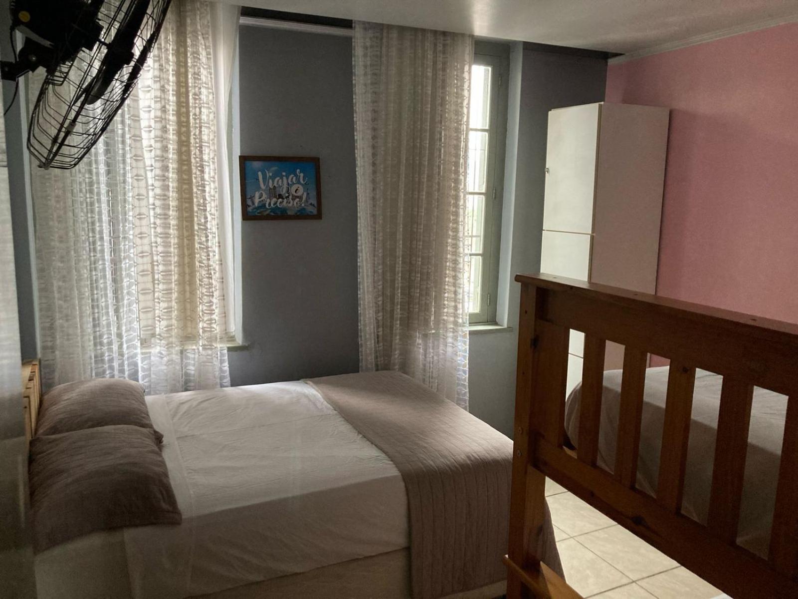 Hostel Do Lucca Порту-Алегри Экстерьер фото